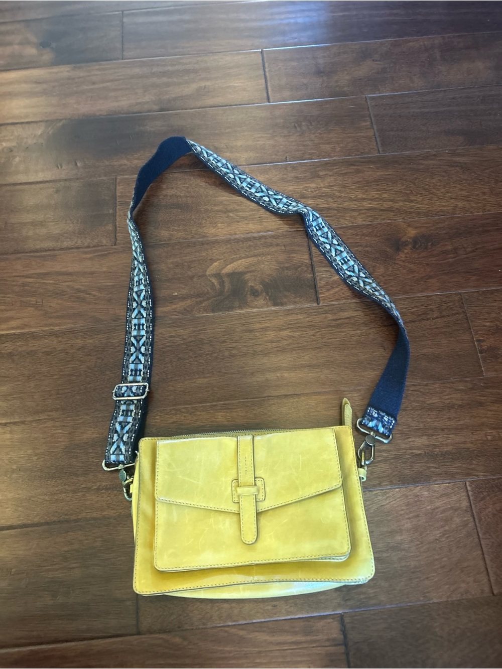 Fossil Mustard Yellow Crossbody Leather Bag with Navy Patterned Strap